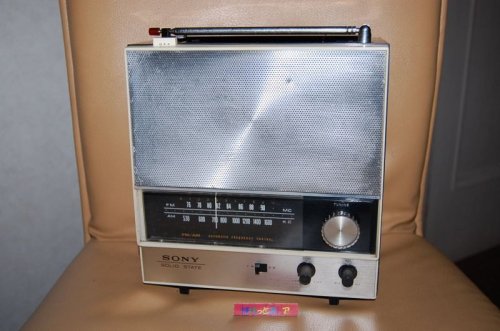 追加の写真1: ソニー Model No.8Ｆ－38 AM&FM 2バンド　８石・トランジスターラジオ　1966年 【昭和41年度グッドデザイン賞】