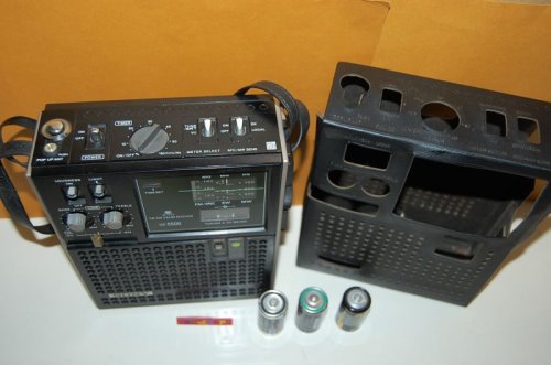 追加の写真1: SONY スカイセンサー5500　1972年型　（ICF-5500　FM/AM/SW 3 BAND RECEIVER） SONY純正レザーケース＆ショルダー付
