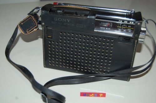 追加の写真2: ソニー　IC-11  　MODEL   ICF-110B FM/SW/MW 3BAND RADIO 1970年型 純正ACアダプター ＆　黒革ケース付　