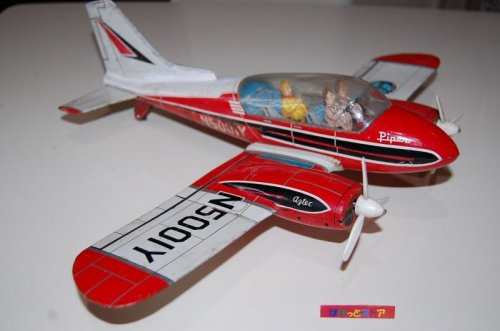 追加の写真1: 国産絶版・ブリキ飛行機 "PIPER" 双発プロペラ機【ATC旭玩具製作所】1960sヴィンテージブリキおもちゃ・