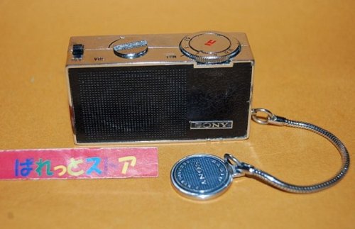 追加の写真1: ソニー・Model No.ICR-100 世界初の超小型ICラジオ受信機 1967年 + 充電ケース付き・ジャンク品