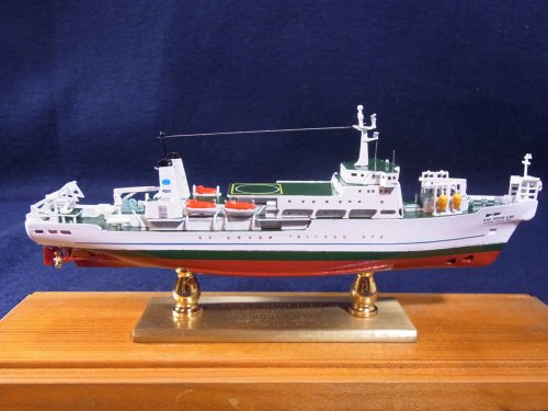 追加の写真1: 三菱重工業・下関造船所 『KDD オーシャン・リンク丸』 竣工記念金属模型・非売品 1991年製