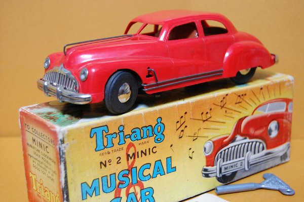 画像1: 英国・Triang-Minic製 No.2 BUICK 1948 Sedan Musical Car （全長175mm） ・当時物