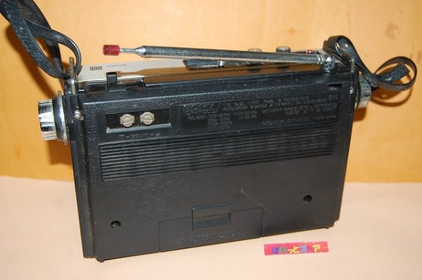 画像4: ソニー　ICF-1100D THE 11(ザ・イレブン） 3バンド(FM＆SW＆AM) 10石トランジスタラジオ 1971年・日本製　キャリングケース＆ AC100Vアダプター付