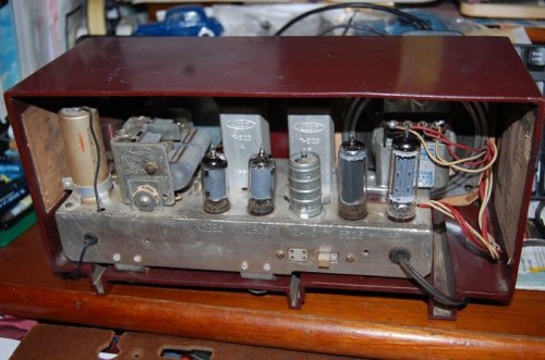 追加の写真2: 早川電機工業　SHARP・5球スーパー真空管式ラジオ受信機　5M-82型 中波放送　1956年発売・日本製