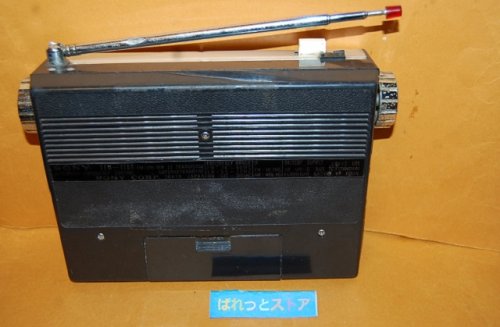 追加の写真2: ソニー Model No.TFM-110F 3バンド(FM/MW/SW) 12石トランジスターラジオ受信機・1967年日本製品