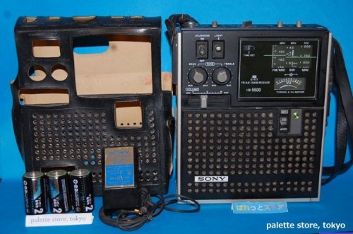 追加の写真1: ソニー ICF-5500 スカイセンサーFM/AM/SW 3 BAND　1972年・日本製・純正AC100V電源アダプター&専用レザーケース付き