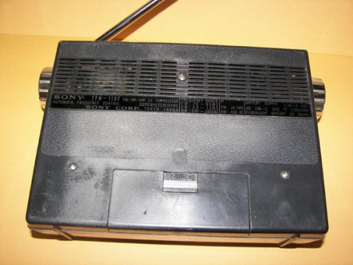 追加の写真2: ソニー　MODEL TFM-110F FM/SW/MW 3BAND RADIO 1967年型 黒革ケース付　