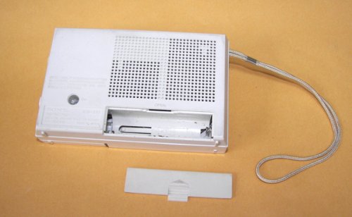 追加の写真3: SONY RADIO Model ICR-S10 Transister １９８３年型　ＣＲＴ：栃木放送開局20周年記念品