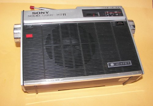 追加の写真1: ソニー　MODEL ICF-110 FM/SW/MW 3BAND RADIO 1969年型 黒革ケース付　