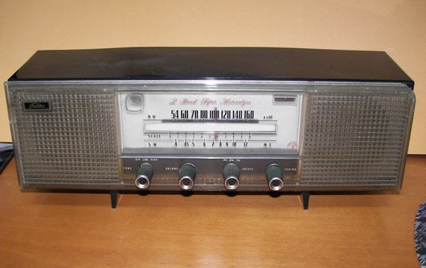 画像1: 東芝　かなりや J（卓上型）２バンド・２スピーカー付　真空管ラジオ　1962年型 -Toshiba Model-Kanaria-J/ 6ZL-609, 1962