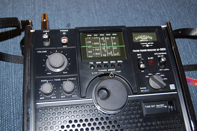 ソニー スカイセンサー5800 ラジオ受信機1973年製 （ICF-5800 FM/AM/SW 