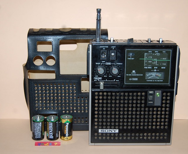 SONY スカイセンサー5500（ICF-5500 FM/AM/SW 3 BAND RECEIVER）1972年 