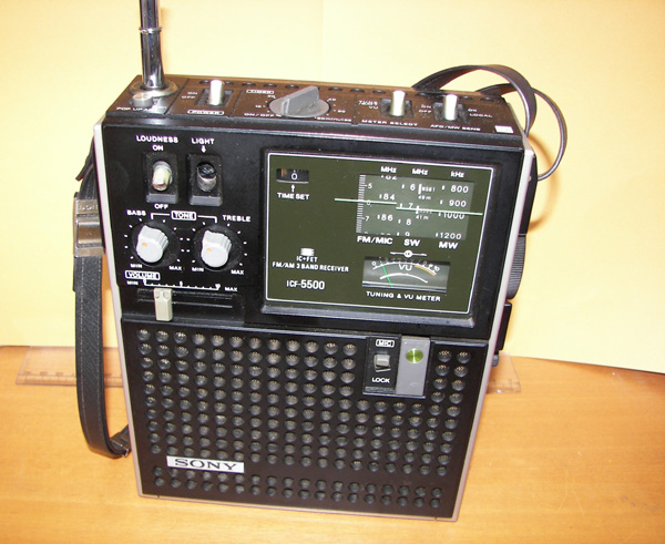 ソニー　スカイセンサー5500　1972年型　（ICF-5500　FM/AM 3 BAND RECEIVER）