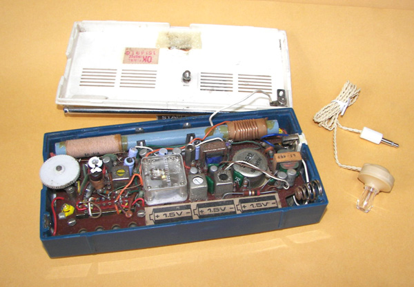 画像: Standard 2 Band SR-G700 Portable7石トランジスターラジオ 1964年日本製