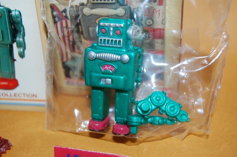画像: バンダイ製「北原コレクション」1（初版）スモーキングロボット緑色