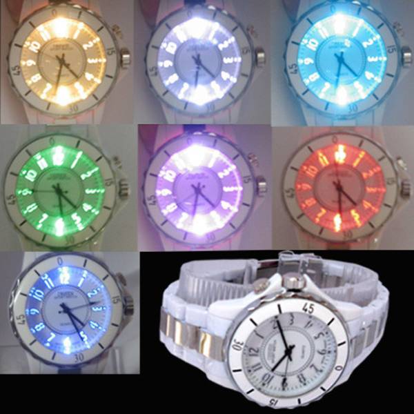 画像: 7色LED発光機能搭載♪スポーツ・ファッション腕時計☆ホワイト【OHSEN・2013年製】新品