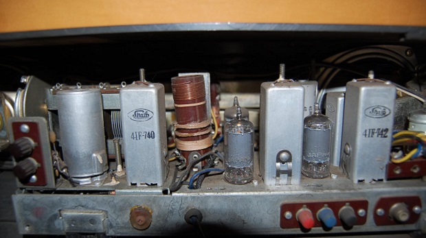 画像: シャープ製 Model FM-20 3バンド（FM/MW/SW) 5球真空管ラジオ 1962年・日本製【実用使用は、不可能・未整備品】