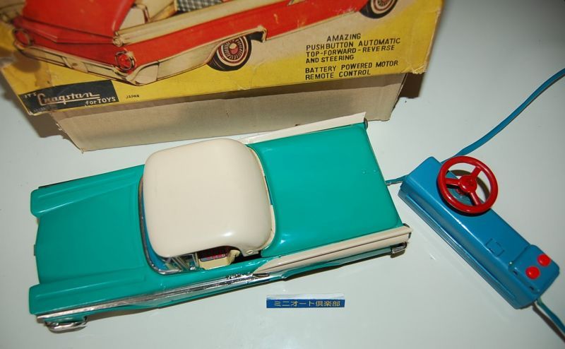 画像: 懐かしのブリキ自動車 米澤玩具／クラグスタンNo.40101・電動リモコン式・Ford Fairlane 500 Skyliner・1959年当時物・日本製・元箱付き 
