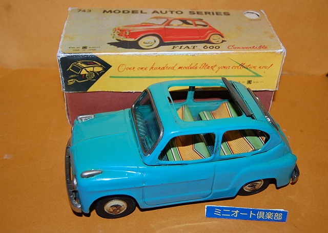画像: 懐かしのブリキ自動車 東京・蔵前の萬代屋（バンダイ）製 No.743 Fiat 600 Convertible 1960's・天井ビニールシート開閉可能・当時物