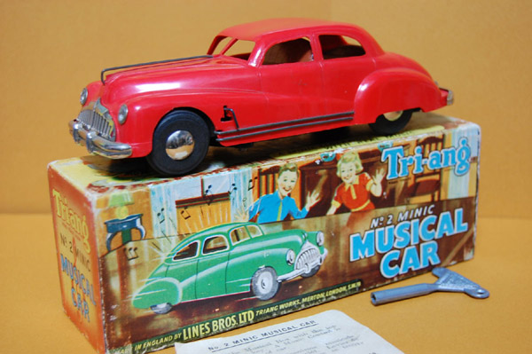 画像: 英国・Triang-Minic製 No.2 BUICK 1948 Sedan Musical Car （全長175mm） ・当時物