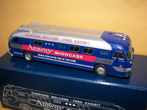 画像: 日本アムウェイ特製◆移動展示車輌／Amway SHOWCASE Bus 1963年型　「YOUR HOME」行き