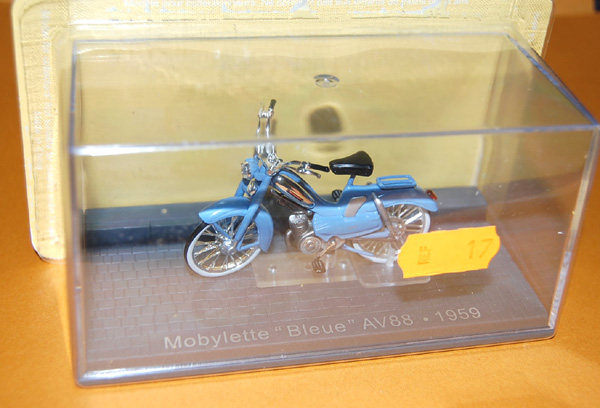 画像: Altaya Editions - IXO 縮尺1/24 MOBYLETTE BLUE AV88 1959年式モベット・2006年製品・未使用