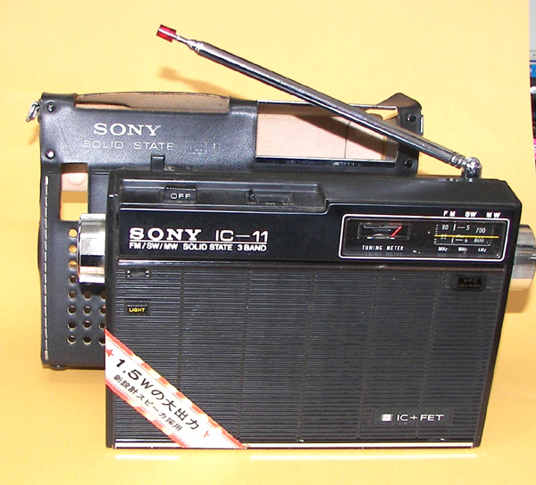 ソニー MODEL ICF-110B FM/SW/MW 3BAND RADIO 1970年型 黒革ケース付 