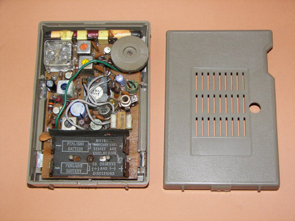 画像: GE ゼネラルエレクトリック　Model 1015 ７石トランジスターラジオ 1960年代　【GE No.1015】