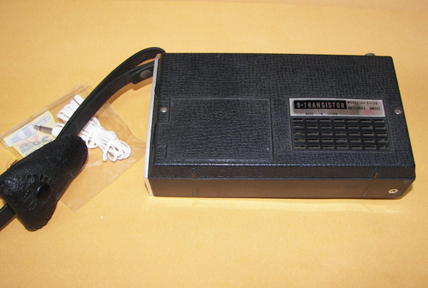 画像: Columbia 2 Band Ｔ-18 Portable8石トランジスターラジオ 1967年型