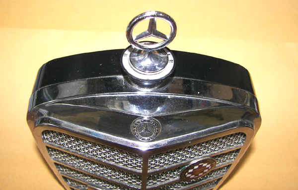 画像: Mercedes-Benz ラジエータマスク型　６石・トランジスターラジオ 1967年日本製　【通産省ラジオ製造会社コード番号803 】