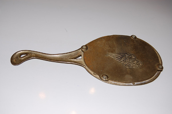 画像: 古いフランスのハンドミラー（手鏡）真鍮