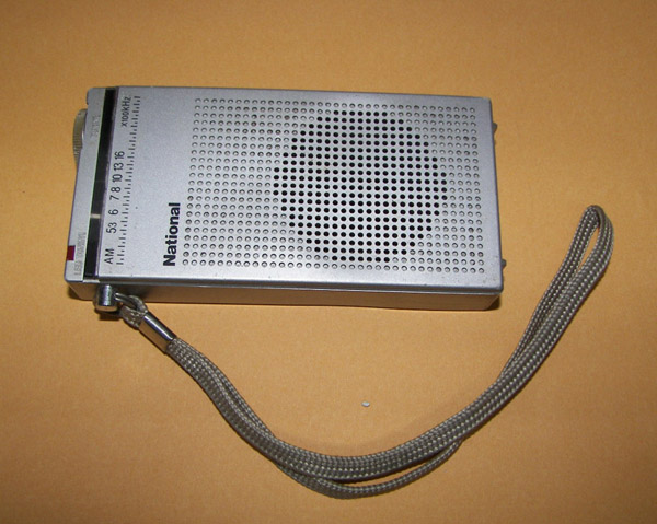 画像: ナショナル　小型ポケット　MODEL R-166　トランジスターラジオ　1979年型　