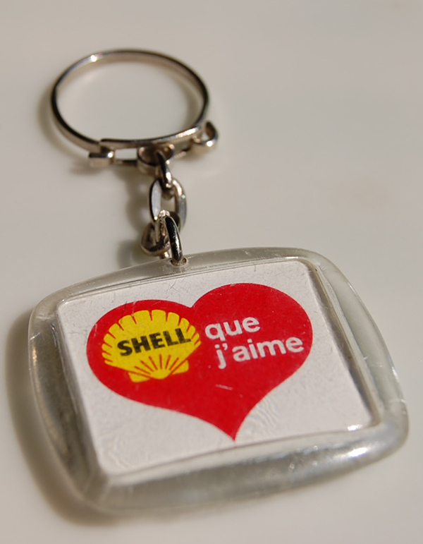 画像: フランス・キーホルダー石油メーカー"SHELL- gue j'aime”のクラシックカー写真